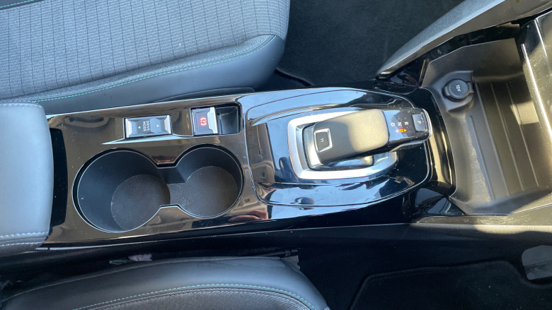 Peugeot 208 1.2 PureTech 100 Allure 5dr EAT8 Petrol Hatchback